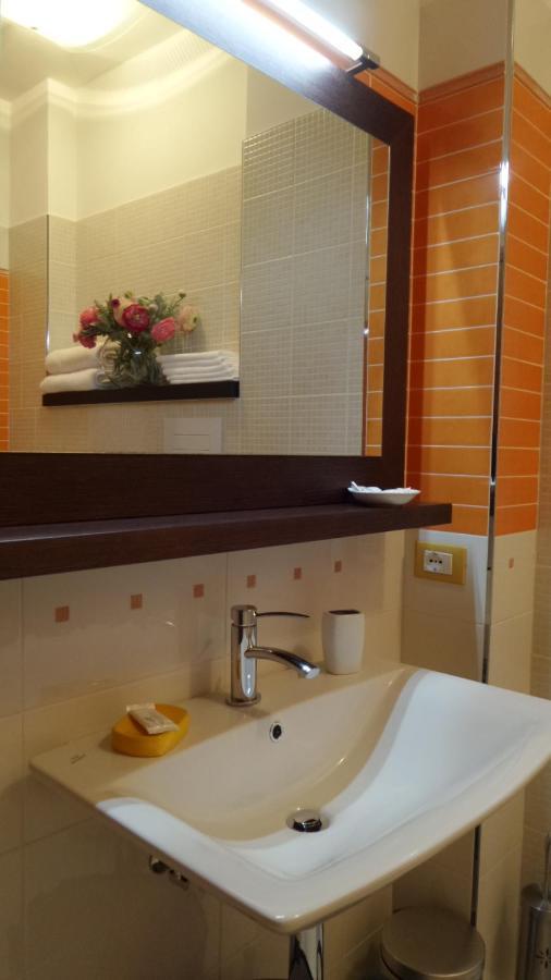 Il Giardino Delle Zagare Bed & Breakfast Фонди Екстериор снимка