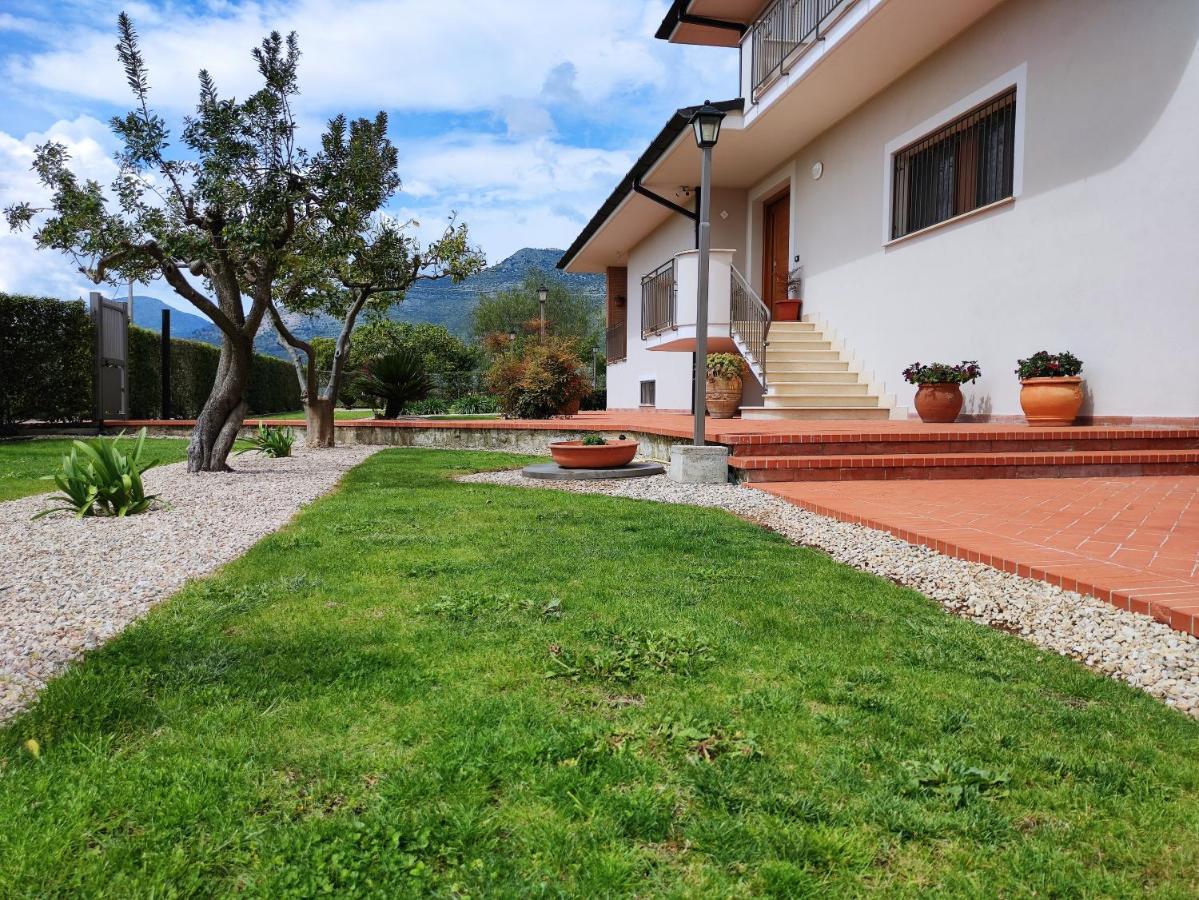 Il Giardino Delle Zagare Bed & Breakfast Фонди Екстериор снимка