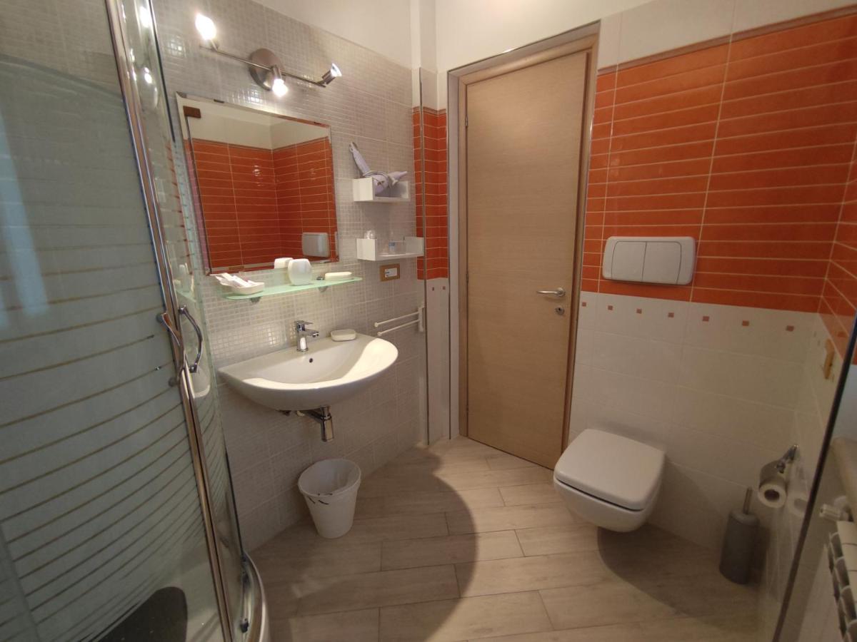 Il Giardino Delle Zagare Bed & Breakfast Фонди Екстериор снимка